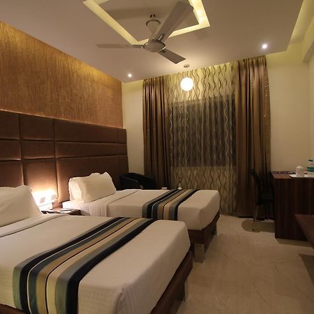 Sandesh Pride Mysore Bagian luar foto