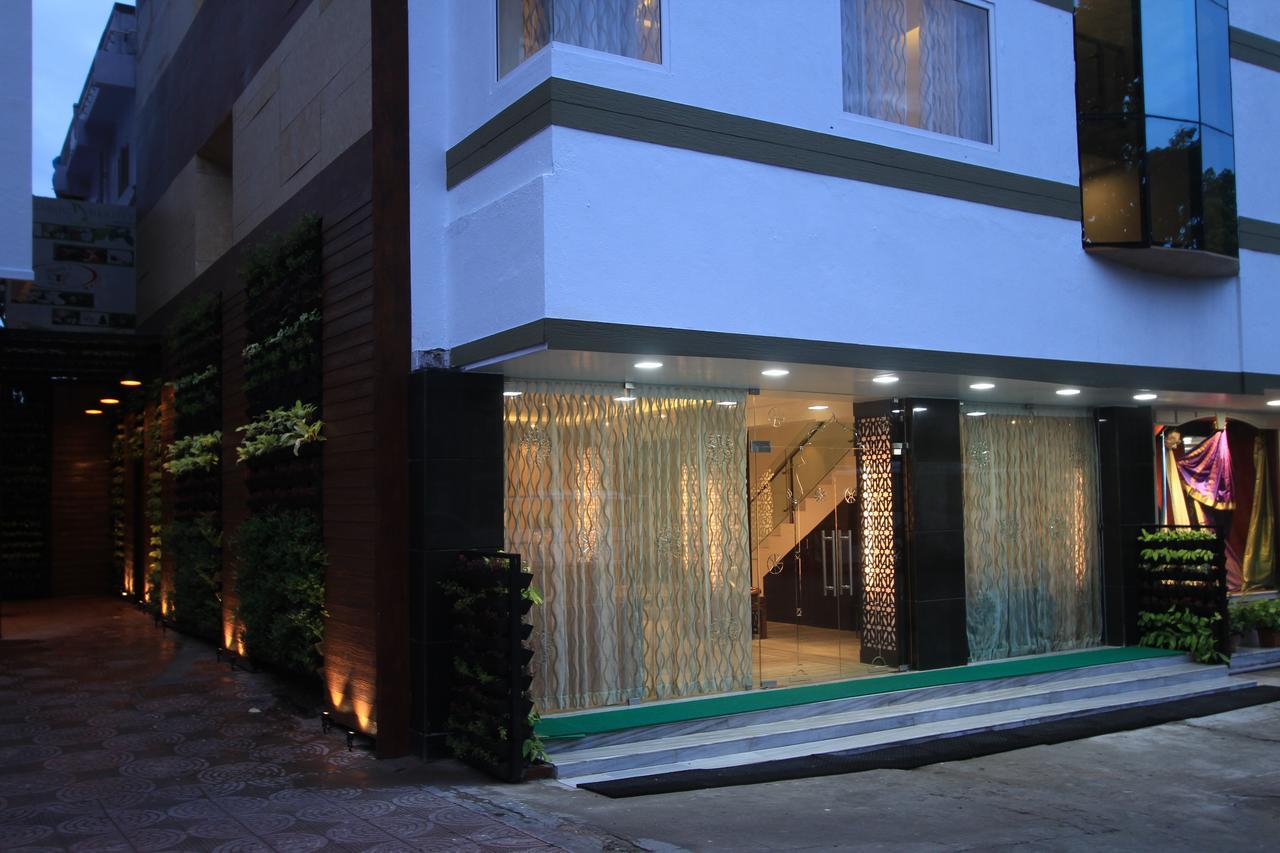 Sandesh Pride Mysore Bagian luar foto