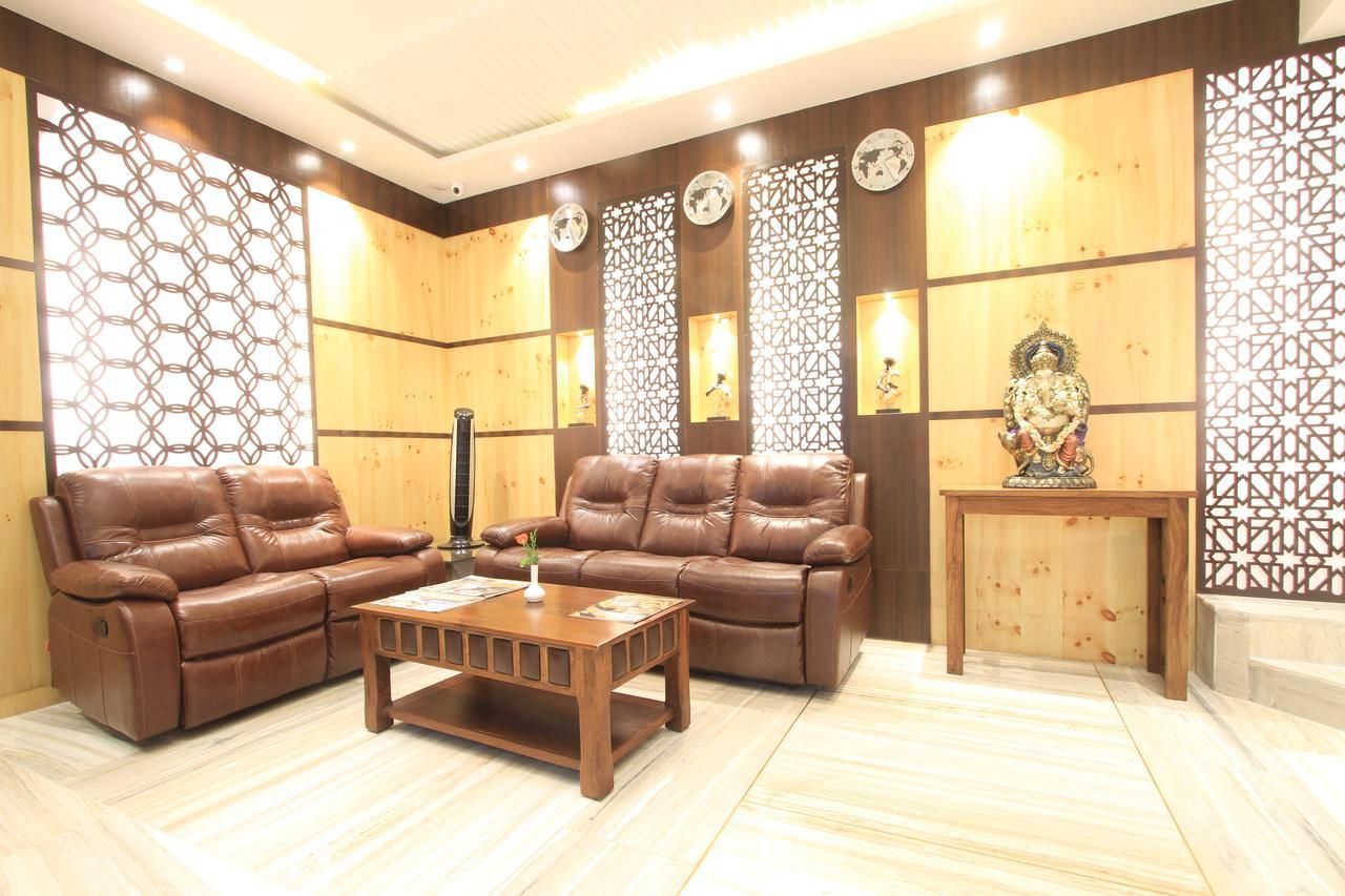 Sandesh Pride Mysore Bagian luar foto